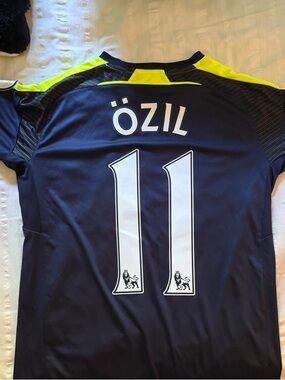 Puma Kids Navy and Neon Yellow Özil #11 Football Jersey